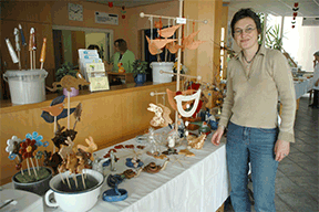 Kerstin Ehler mit einer Auswahl ihrer Arbeiten